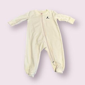 NWT Baby Jordan Pale Yellow Zip Front Footed One Piece Size 6 Months